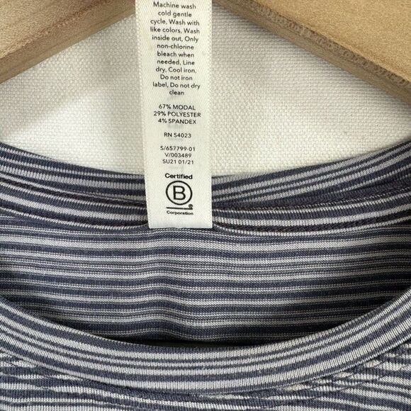 Athleta Tank Top Womens Small Blue Striped Athletic Workout Gym Yoga Run Sporty - Picture 6 of 8